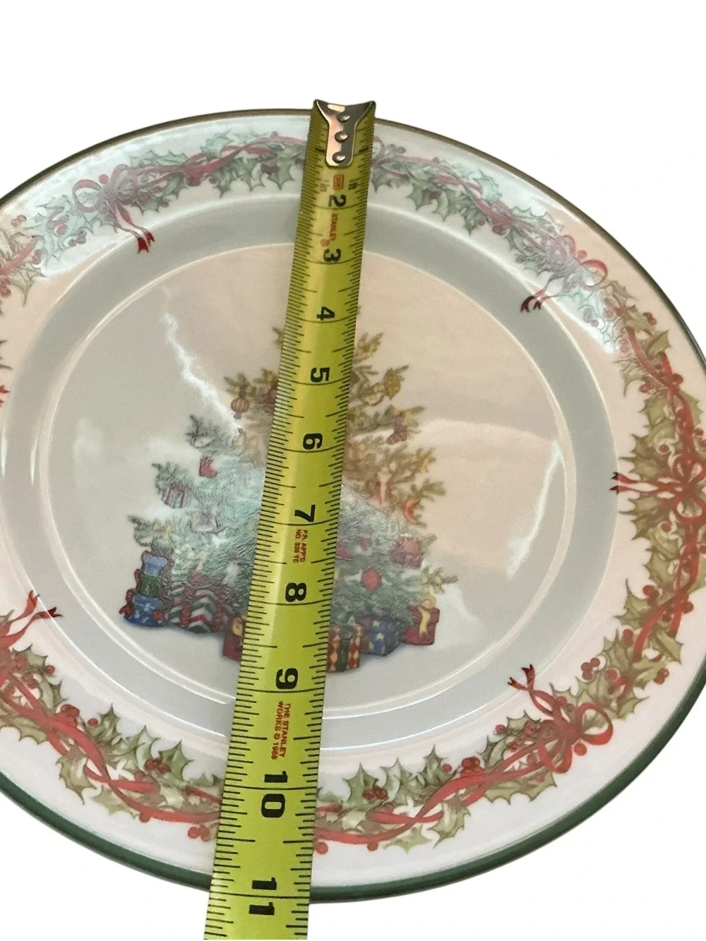 Christopher Radko traditions holiday celebrations Christmas dinner plates set 4